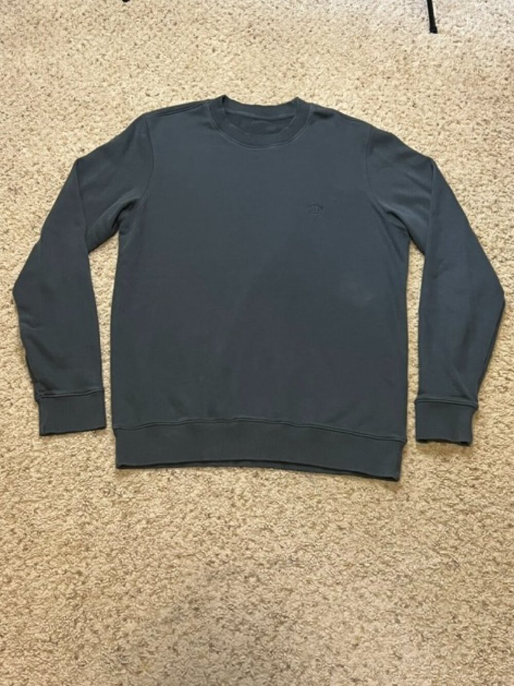Vuori Men Green Cypress Crew Crewneck Sweatshirt French Terry Cloth Size L EUC